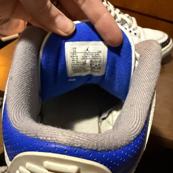 Racer blue Jordan 3s - Picture 3 of 3